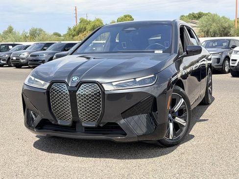 Used 2022 BMW iX xDrive50 w/ Premium Package AWD/4WD image 3