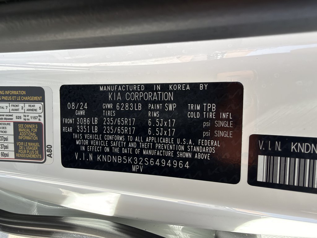 Used 2025 Kia Carnival LX FWD image 43