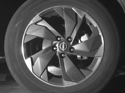 Used 2025 Nissan Rogue SV AWD/4WD image 13