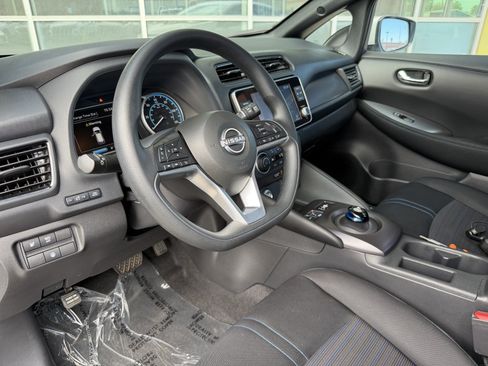 Used 2025 Nissan Leaf S FWD image 30