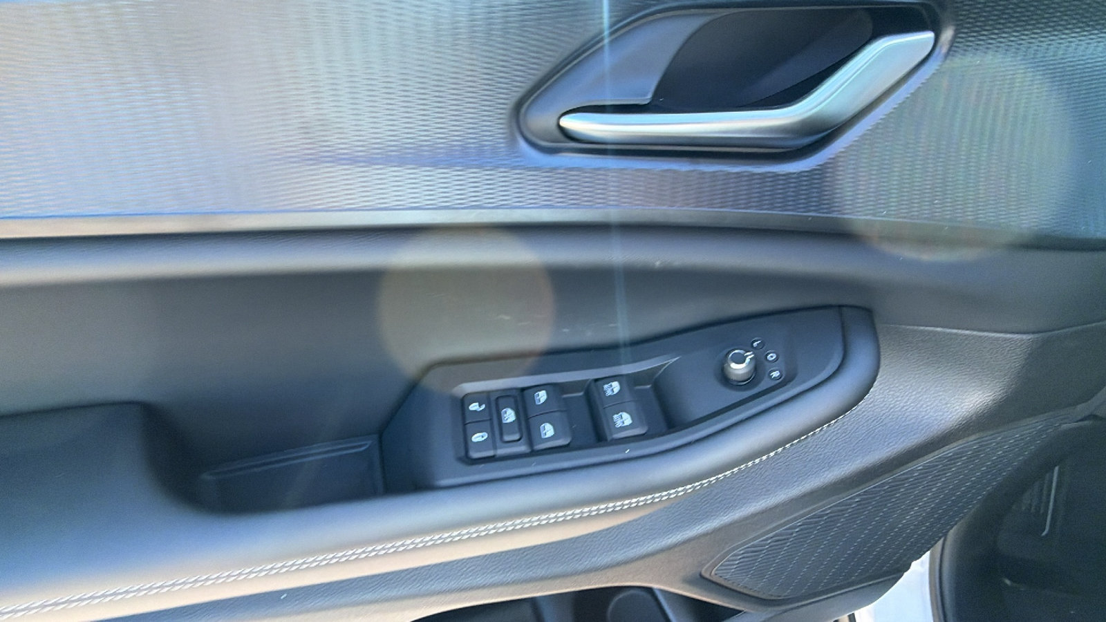 New 2027 Jeep Grand Cherokee Laredo RWD image 15