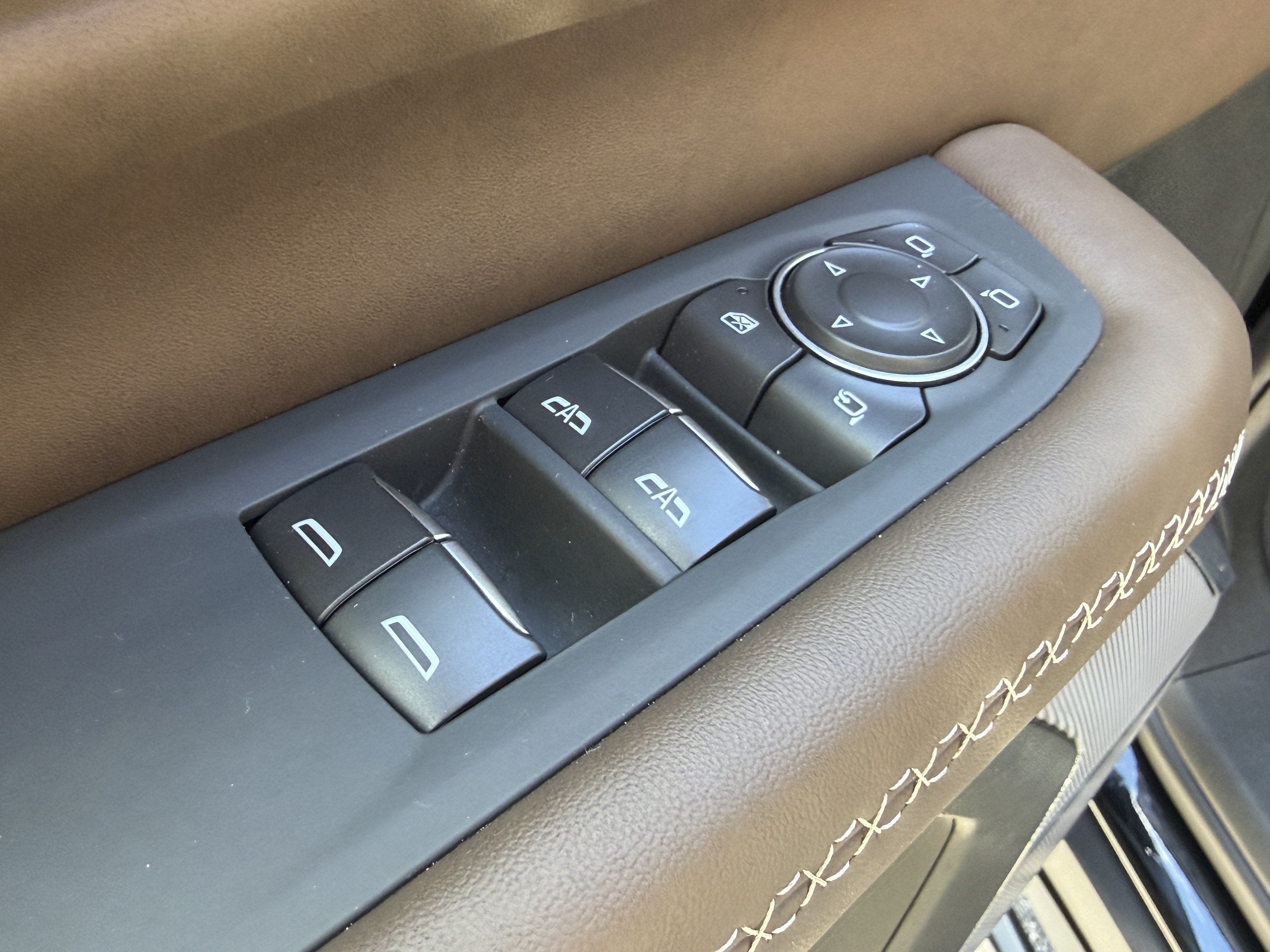 Used 2026 GMC Yukon XL Denali Ultimate w/ LPO, Illumination Package AWD/4WD image 16