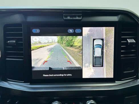 Used 2025 Ford F250 Lariat w/ Black Appearance Package image 12