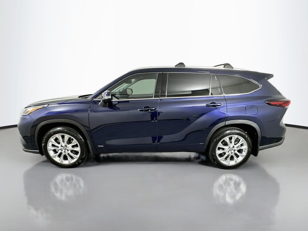 Certified 2026 Toyota Highlander Limited AWD/4WD image 8