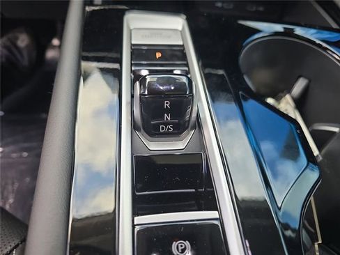 New 2026 Volkswagen Atlas SE FWD image 24