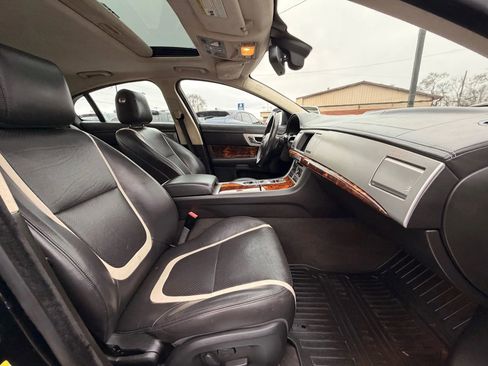 Used 2015 Jaguar XF Portfolio image 17