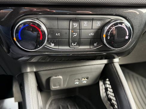 Used 2024 Chevrolet TrailBlazer LT w/ LT Cold Weather Package AWD/4WD image 50