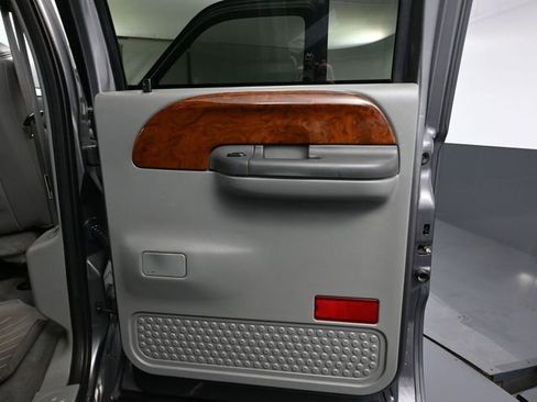 Used 2002 Ford F350 Lariat image 43