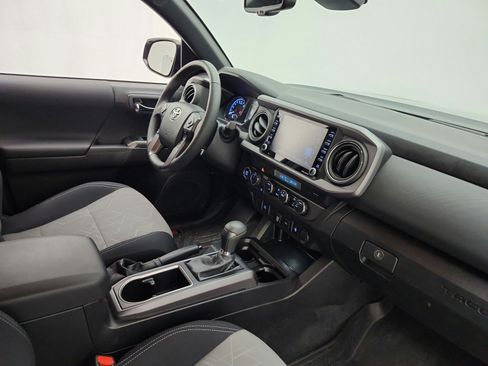 Used 2023 Toyota Tacoma TRD Off-Road AWD/4WD image 17