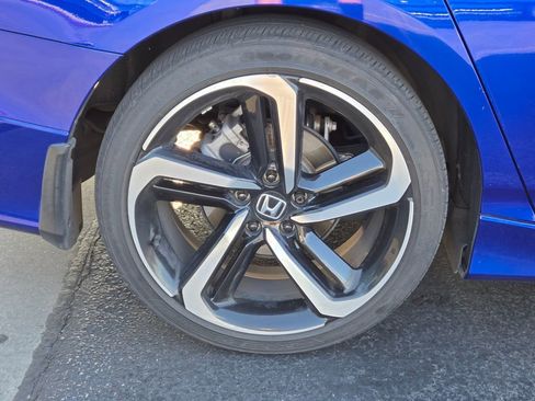 Used 2022 Honda Accord Sport image 3