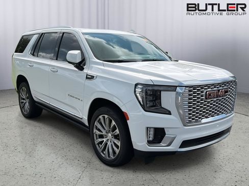 Used 2021 GMC Yukon Denali w/ Denali Premium Package RWD image 4