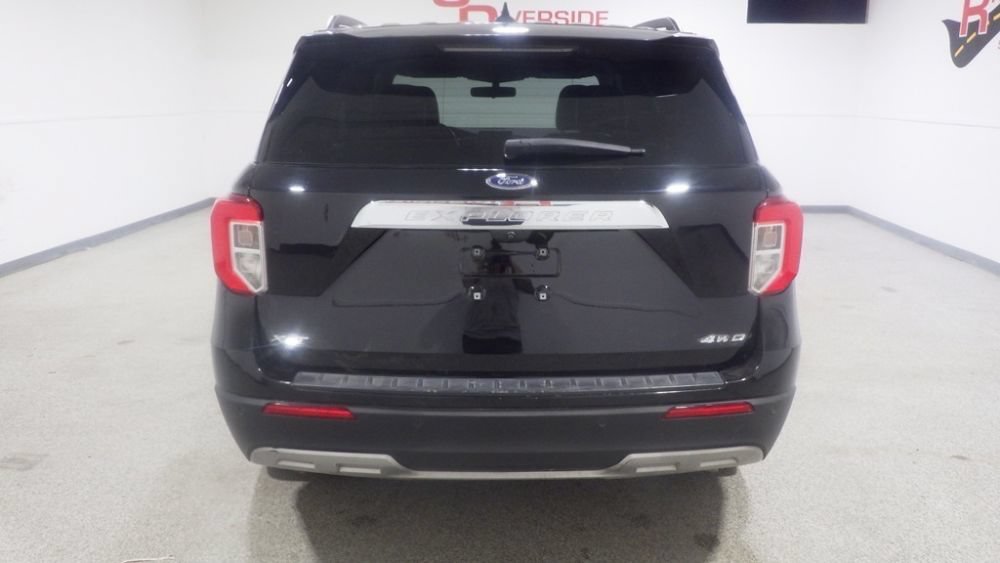 Used 2022 Ford Explorer XLT w/ Equipment Group 202A AWD/4WD image 3