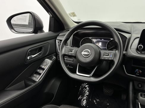 Used 2024 Nissan Rogue SV image 26