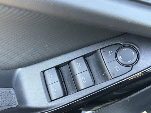 New 2026 Chevrolet Equinox LT image 15