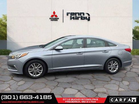Used 2016 Hyundai Sonata SE image 3
