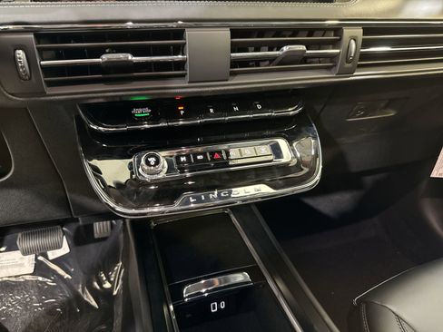 New 2026 Lincoln Corsair Premiere FWD image 21
