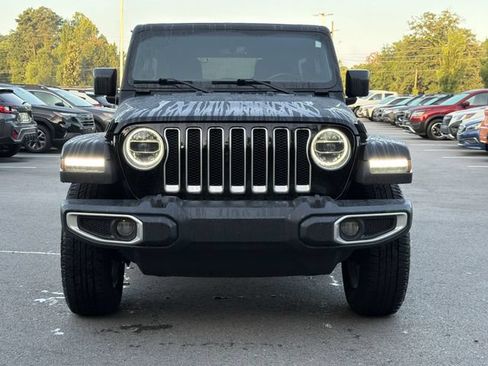 Used 2019 Jeep Wrangler Unlimited Sahara AWD/4WD image 8