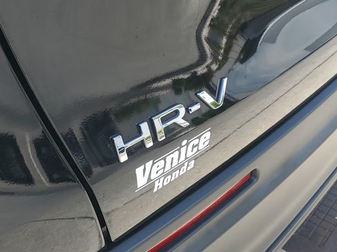 Used 2023 Honda HR-V LX image 11
