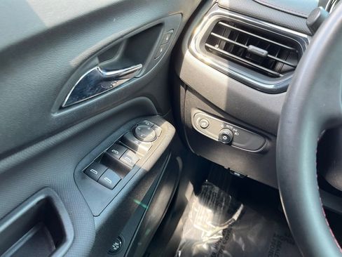Used 2023 Chevrolet Equinox RS image 26