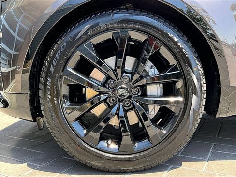 New 2026 Land Rover Discovery Dynamic SE AWD/4WD image 13