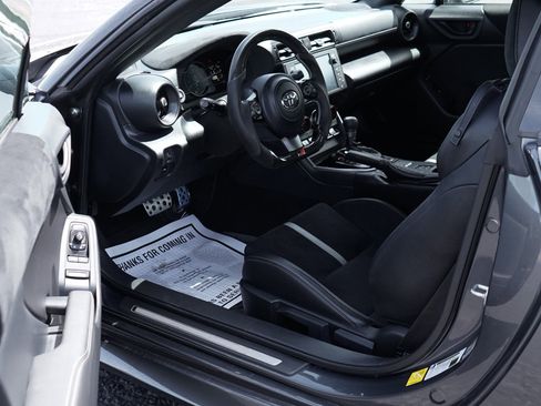 Used 2025 Toyota GR86 Premium RWD image 13