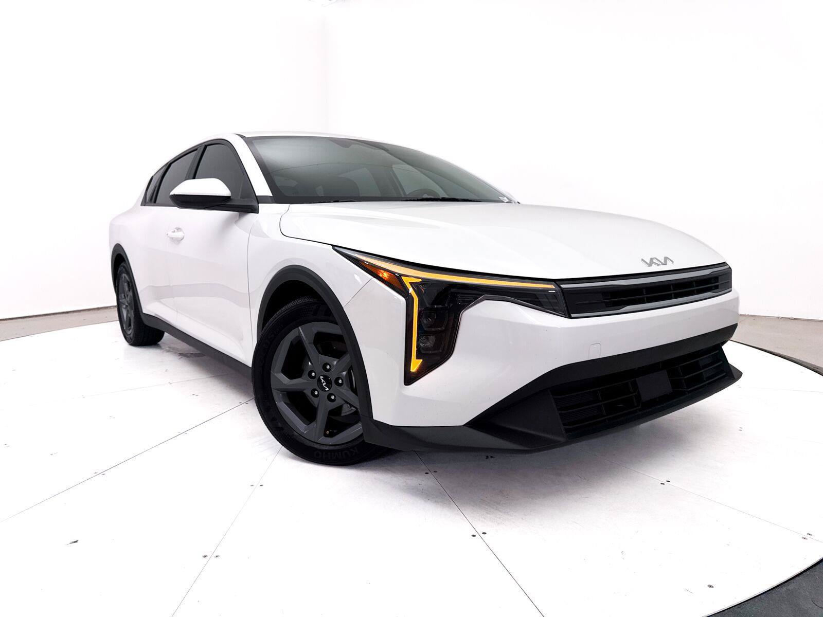 Used 2025 Kia K4 FWD image 1