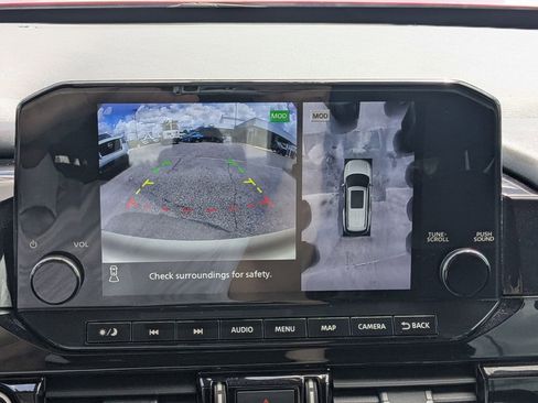 Used 2024 Nissan Pathfinder SL image 31