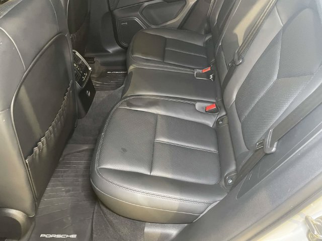 Certified 2026 Porsche Macan AWD/4WD image 20