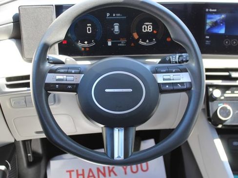 Used 2025 Hyundai Tucson SEL FWD image 12