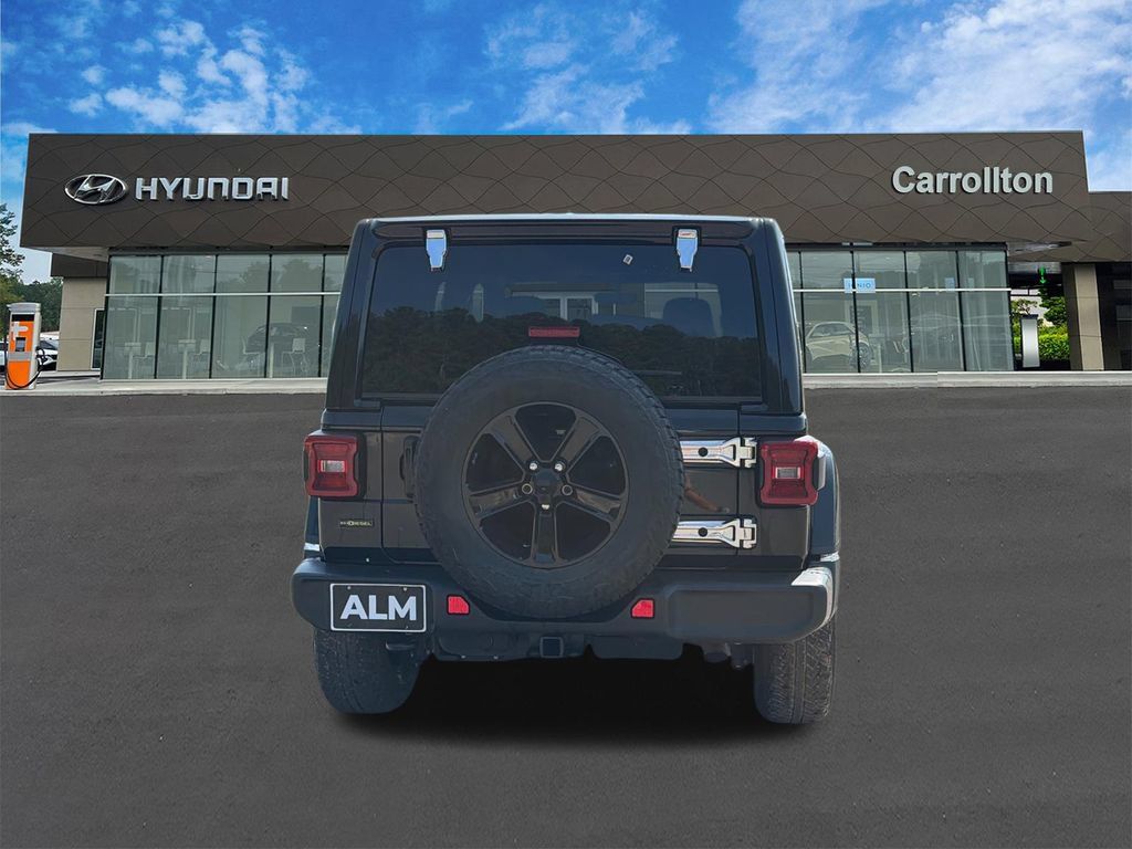 Used 2022 Jeep Wrangler Unlimited Sahara AWD/4WD image 6