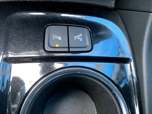 Used 2023 Chevrolet Equinox Premier image 35