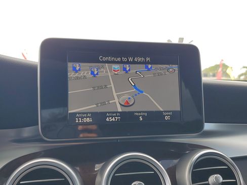 Used 2017 Mercedes-Benz GLC 300 4MATIC image 26