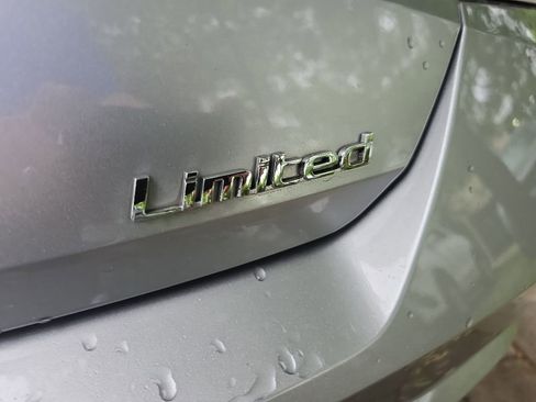 Certified 2022 Hyundai Elantra Limited FWD image 11