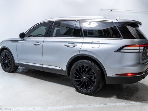 Used 2020 Lincoln Aviator Reserve w/ Equipment Group 202A image 2