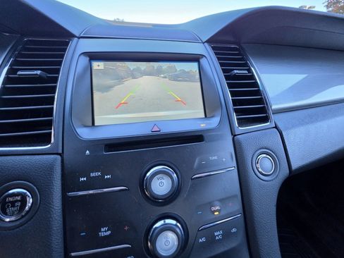 Used 2018 Ford Taurus SEL w/ Equipment Group 201A AWD/4WD image 13
