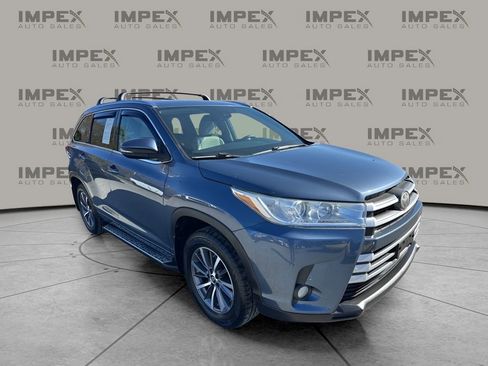 Used 2018 Toyota Highlander image 7