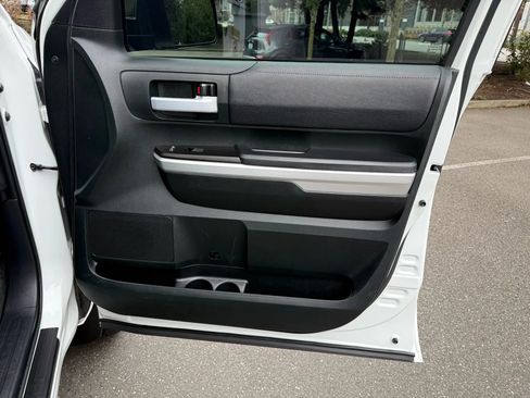 Used 2017 Toyota Tundra SR5 image 29