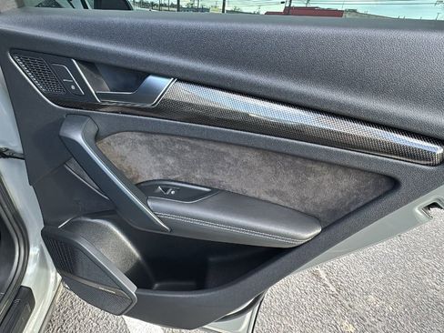 Used 2019 Audi SQ5 Premium Plus w/ Premium Plus Package image 16