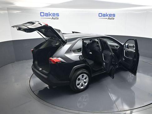 Used 2024 Toyota RAV4 LE AWD/4WD image 58