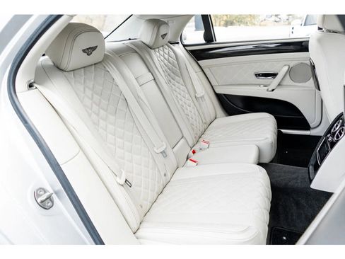 Used 2018 Bentley Flying Spur V8 image 37
