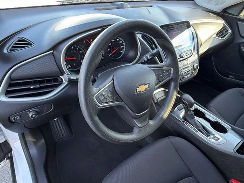 Used 2022 Chevrolet Malibu LT image 10