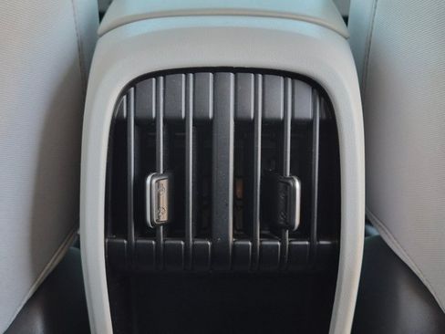 Used 2025 Hyundai Kona SEL FWD image 16