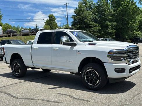 Used 2026 RAM 2500 Laramie AWD/4WD image 2