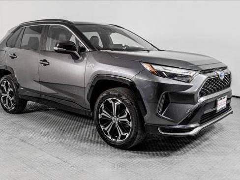 Used 2024 Toyota RAV4 XSE AWD/4WD image 11