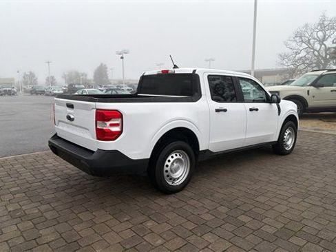 Used 2022 Ford Maverick XL image 3