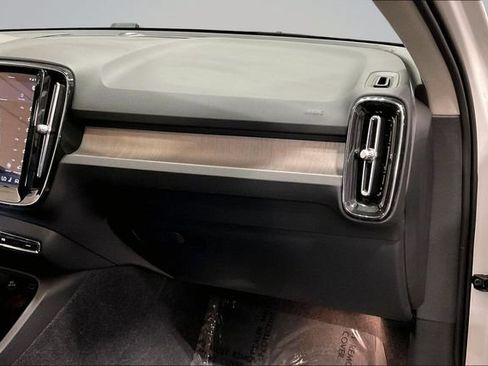Certified 2023 Volvo XC40 B5 Plus w/ Protection Package Premier AWD/4WD image 20
