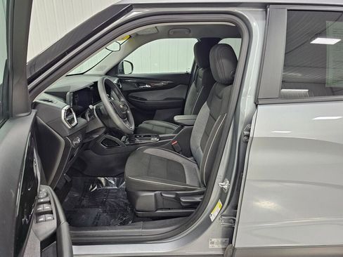 Used 2025 Chevrolet TrailBlazer LT AWD/4WD image 11