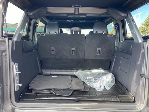 Used 2023 Ford Bronco Wildtrak image 4