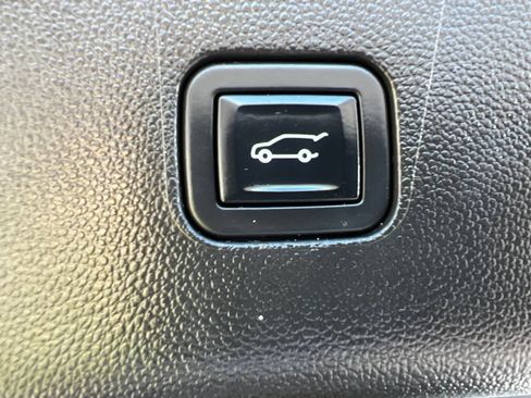 Used 2023 Buick Enclave Essence w/ Experience Buick Package FWD image 55