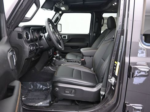 New 2025 Jeep Wrangler Unlimited Sahara w/ Technology Group image 15